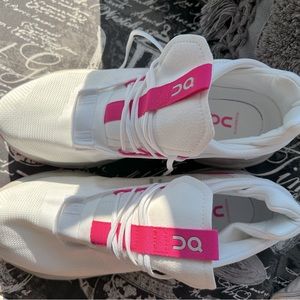 OnCloud Size 10 White/Hot Pink